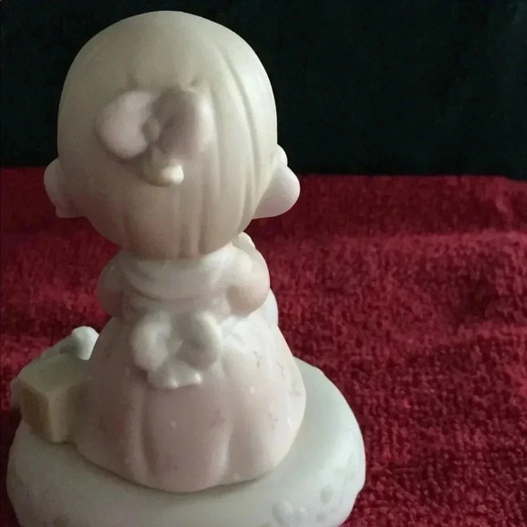 Precious Moments Growing in Grace Age 2 - Picture 5 of 6